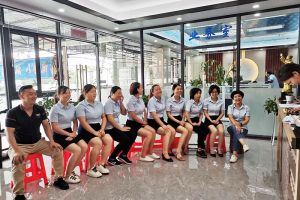 廣州鈑金制作加工廠，早上團建活動開開心心工作【恒宇泰金屬】