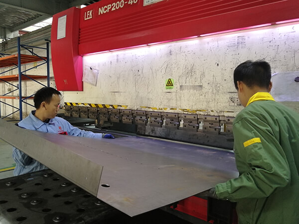 對于彎曲加工需要注意的事宜進行了簡要描述